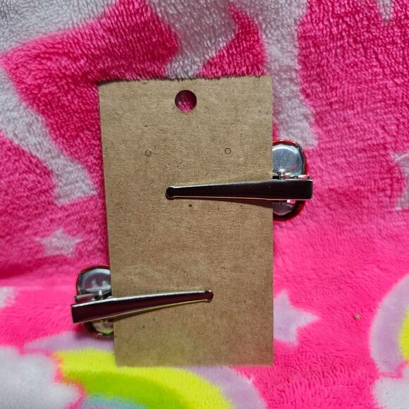 Red Monster Tab Hair Clip Set - Picture 2 of 2